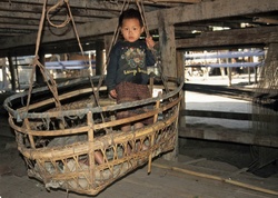 <strong>Lire la suite</strong><br>Lao Theung (d'en haut) Lao Theung (d'en haut)