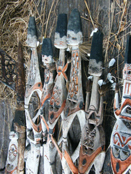 <strong>Lire la suite</strong><br>Religion et art Asmat Religion et art Asmat