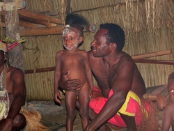 <strong>Lire la suite</strong><br>Peuples Kamoro (Papou) Peuples Kamoro (Papou)