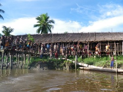 <strong>Lire la suite</strong><br>Asmat en photos Asmat en photos
