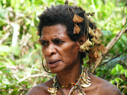 <strong>Lire la suite</strong><br>Korowai - Religion Korowai - Religion