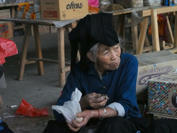 <strong>Lire la suite</strong><br>Achang Achang