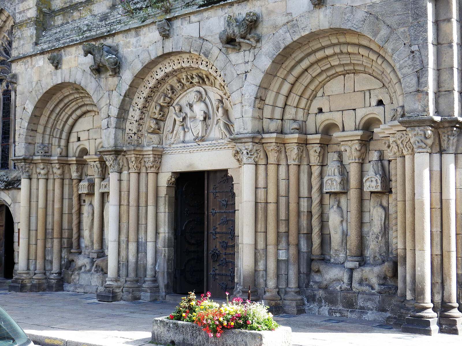 Basilique Saint-Sauveur de Dinan Basilique Saint-Sauveur de Dinan