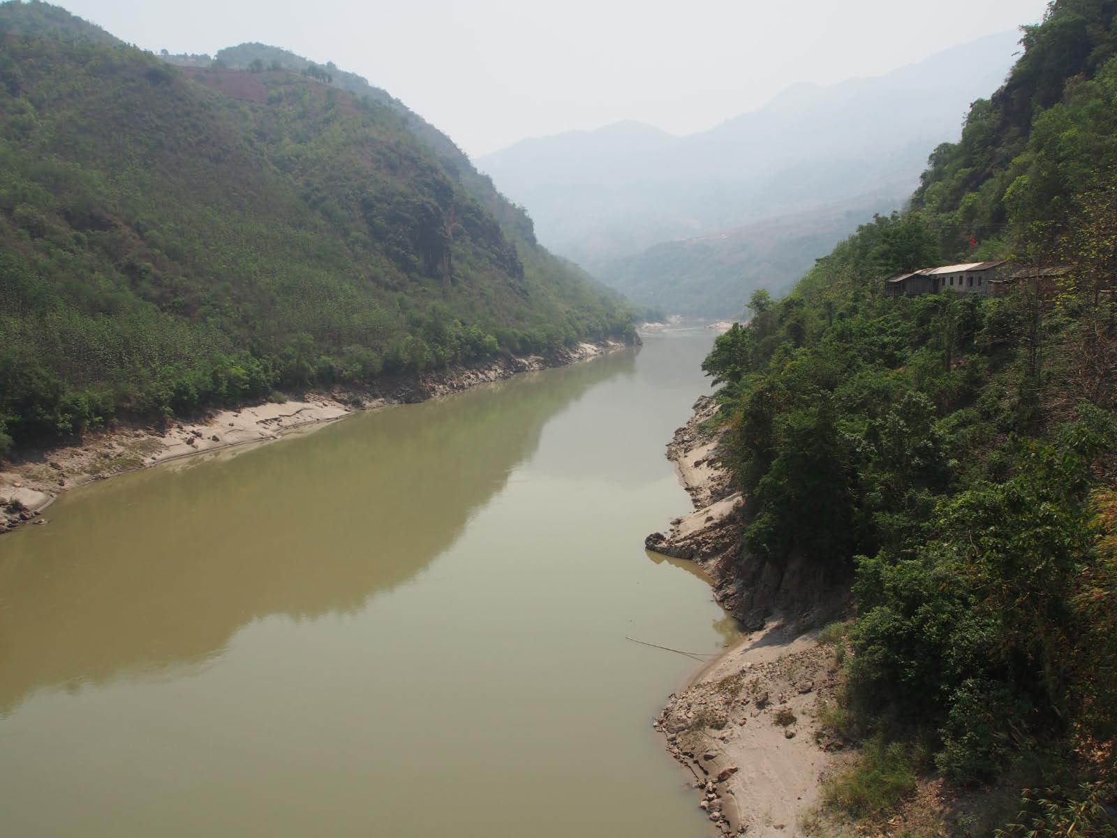 nu river au Yunnan pres de l'état Kachin du Myanmar