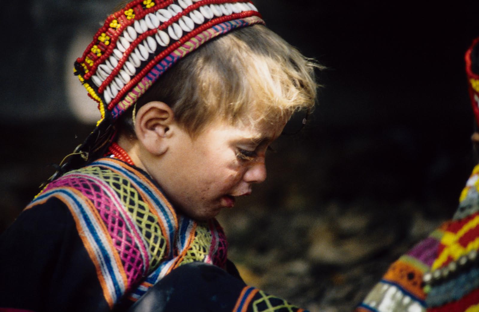 tête blonde chez les Kalash...