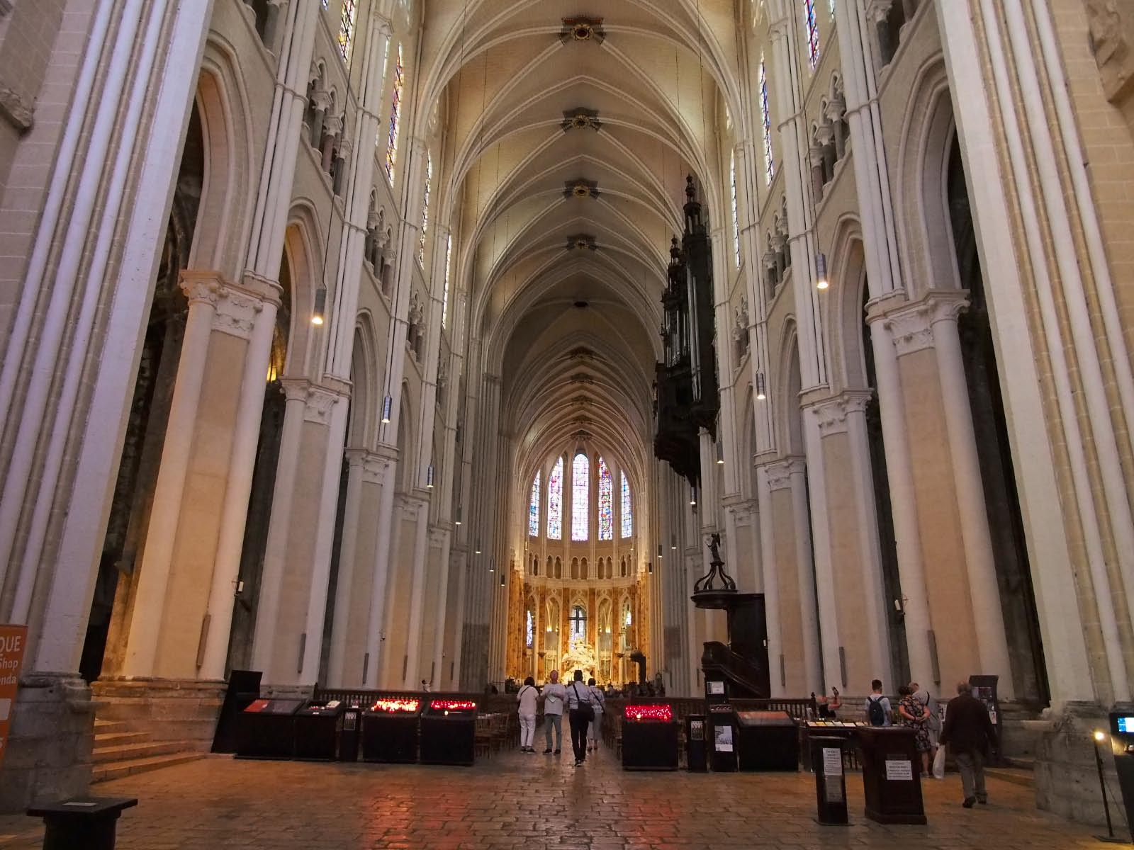 Cathédrale Chrétienne (Chartres) Cathédrale Chrétienne (Chartres)